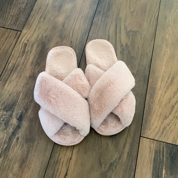 (2/$15) Pink Fuzzy Criss Cross Slippers - Picture 1 of 2